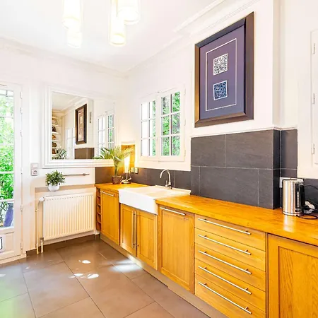 Big With Private Garden * Meudon