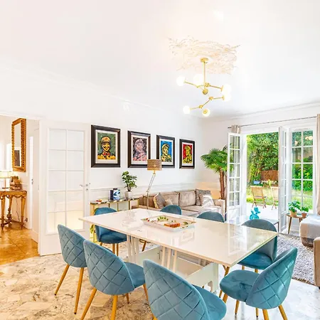Big With Private Garden Apartment